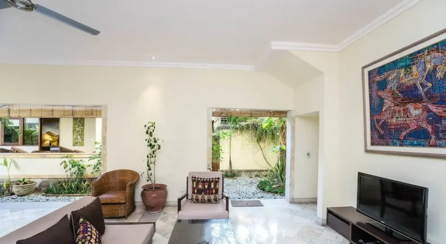 3 bedroom villa river side Legian