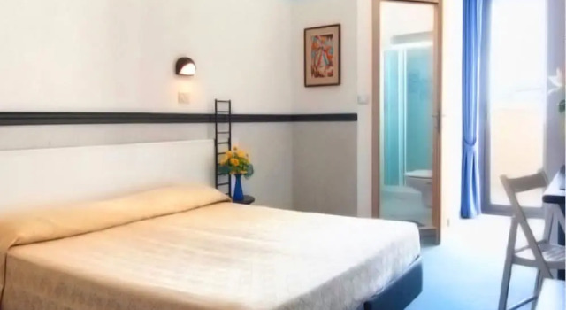 Трёхместный номер Standard с балконом Hotel Acropolis