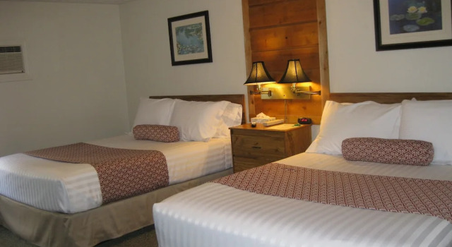 Четырёхместный номер Standard Цокольный этаж Boyne City Motel