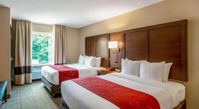 Четырёхместный люкс Comfort Suites Fishkill near Interstate 84