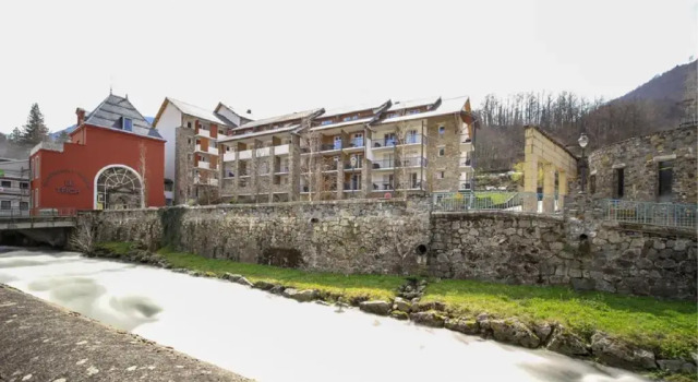 Le Studio Coup de Coeur, Book Hotel Hoteller i Ax-les-Thermes med pool, Swimmingpool