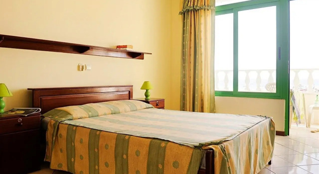 Nha Terra Hotel, Rezervovat Hotel Wellness hotely v Sal, SPA