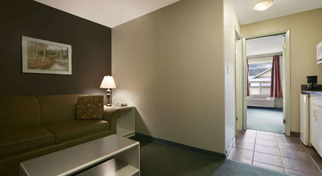 Super 8 by Wyndham Revelstoke BC
