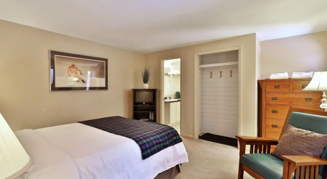 The Birch Ridge: Mission Room #4 - Queen Suite In Killington, Vermont 1 Bedroom Home, Забронировать Дом для отпуска Коттеджи Киллингтон, Коттедж