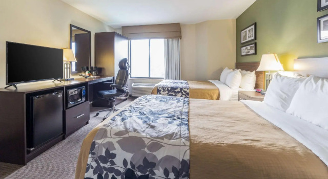 Четырёхместный номер Standard Sky Harbor Airport Inn