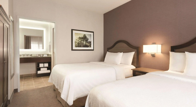 Embassy Suites by Hilton Temecula Valley Wine Country, Забронировать Отель Отели Темекула 3 звезды, рядом с Любительский театр в Старом городе Темекулы, 3*