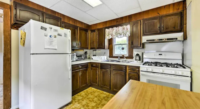 Коттедж Breezy Ship Bottom House w/ Yard + Beach Access!