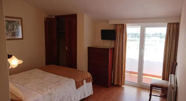 Двухместный номер Standard с балконом и с видом на море Hotel Avenida Baiona