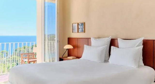 Двухместный номер Superior с балконом Hôtel Le Provençal - Bord de Mer