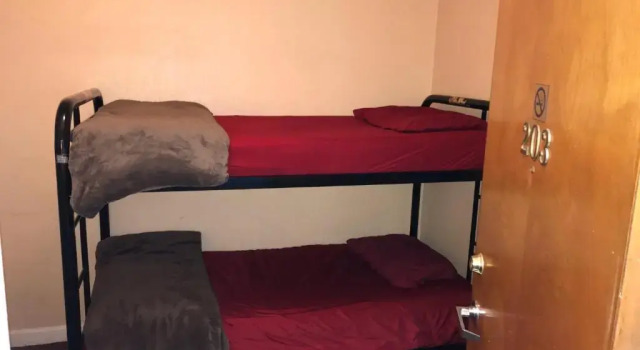 Кровать в общем номере European Hostel