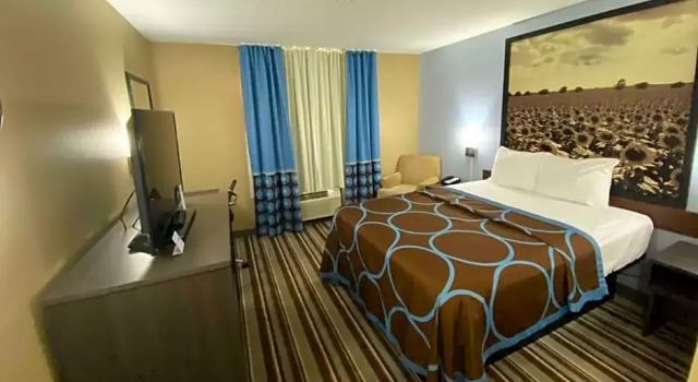 Одноместный люкс c 1 комнатой Super 8 by Wyndham Independence KS