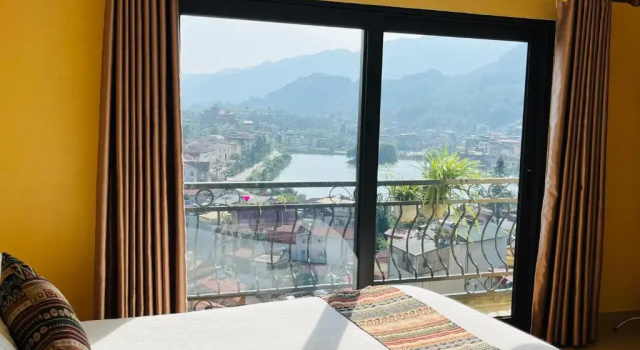 Двухместный номер Standard с видом на озеро Sapa Paramount Hotel
