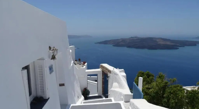 Четырёхместный номер Deluxe Anemos Fira Caldera View