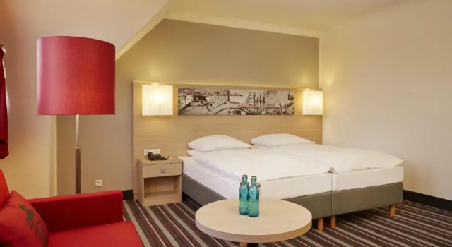 Standard triple chambre H+ Hotel Stade Herzog Widukind