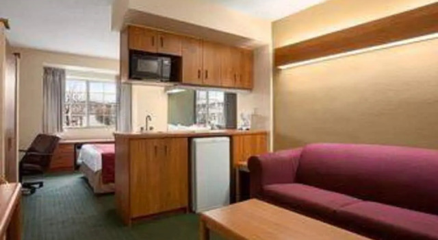 Люкс Days Inn & Suites by Wyndham Lafayette IN