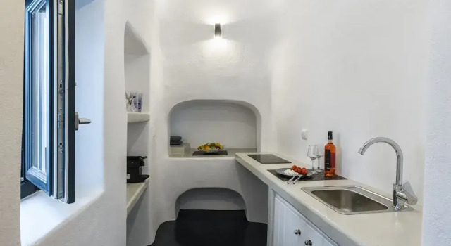 The Luna Cavern 3 with Hot Tub Ocean, Забронировать Апартаменты/квартира Тира Santorini Caldera, рядом с Музей досторического города Тира