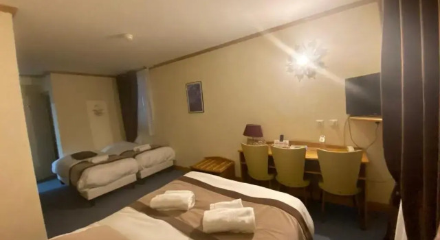 Четырёхместный номер Standard Logis Hôtel restaurant Bel Horizon