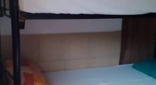 Кровать в общем номере Sleek Student Hostel