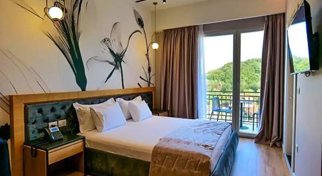 Двухместный номер Standard с балконом LORD Hotel