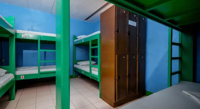 Кровать в общем номере Stay Malate