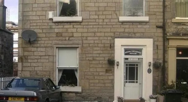 Adam Drysdale House, Boek Pension Hotels in Edinburgh met parkeren, Parkeren