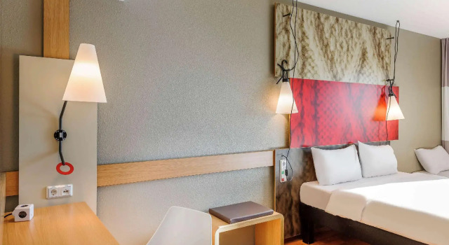 Трёхместный семейный номер Standard ibis Hotel München Messe