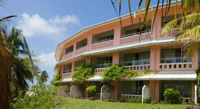 Blue Haven Hotel - Bacolet Bay - Tobago, Prenota Hotel Scarborough Tobago