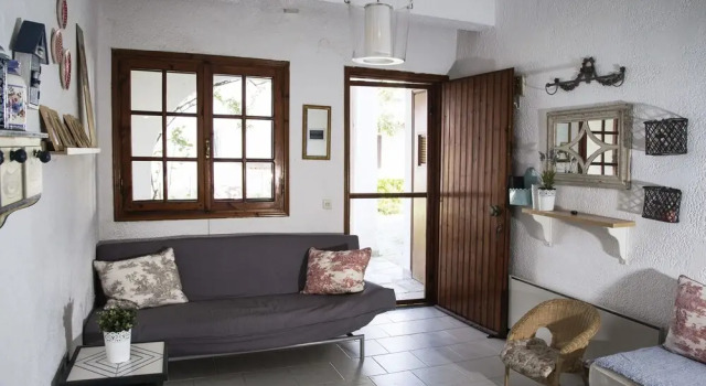 Cute, Book Hotel Siviri 