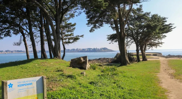 Locmariaquer - Duplex 4 Pers - Acces Direct a la Plage, Rezerwuj Hotel  