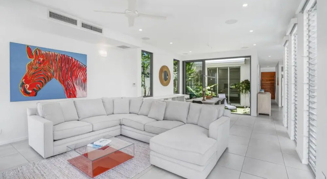 Tranquil Waters - Luxury in Oceans Edge, Book Hotel Palm Cove Cairns Beaches