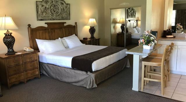 Indian Palms Country Club, Забронировать Курортный отель Индио Coachella Valley, рядом с Загородный клуб Indian Palms