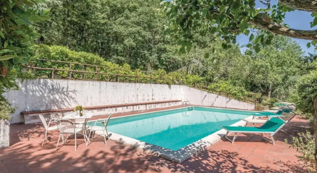 Pagoda, Rezervasyon Otel Umbria havuzlu oteller, Yüzme Havuzu
