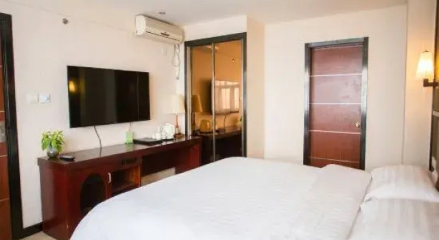 Люкс Deluxe Urumqi Wenyuan Hotel