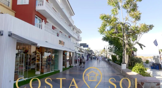Apartamento Vacacional A 1 Minuto De La Playa - Carihuela Torremolinos, Забронировать Апартаменты/квартира Отели Торремолинос с бассейном, рядом с Парафия Архангела Михаила, Бассейн