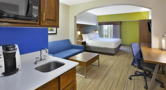Люкс Holiday Inn Express & Suites Milford by IHG