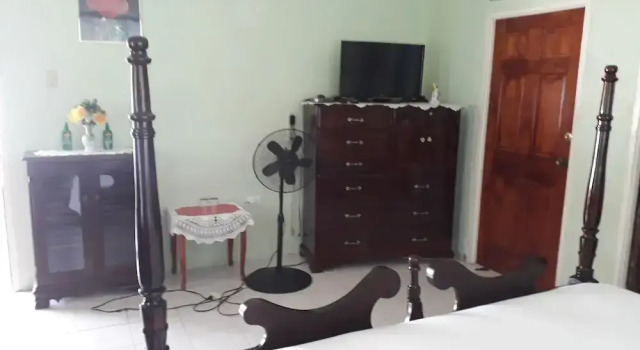 Suzette's Homestay, Prenota Bed & breakfast Lucea Hanover