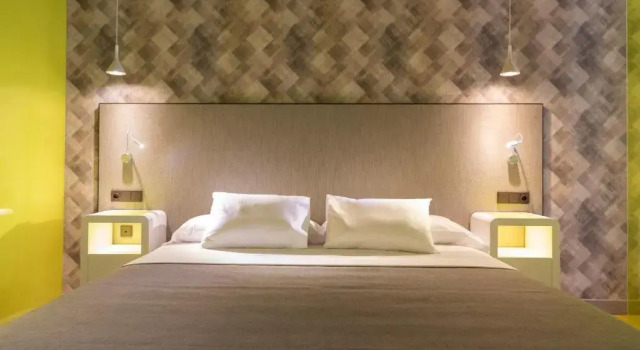 Полулюкс Hotel Macià Sevilla Kubb