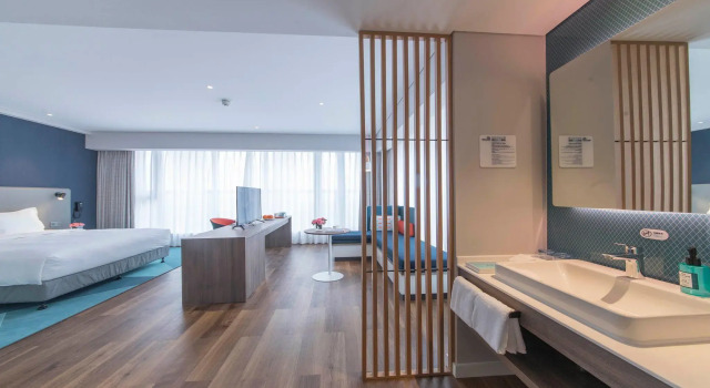 Полулюкс Holiday Inn Express Liyang Huafu by IHG