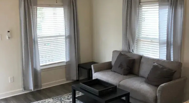 Lakewood Lyon Park Renovated Cottage Near Duke 23A, Забронировать Дом для отпуска Дарем Raleigh-Durham Metropolitan Area, рядом с North Carolina Mutual Life Insurance