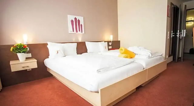 Номер Standard с балконом Phönix Hotel