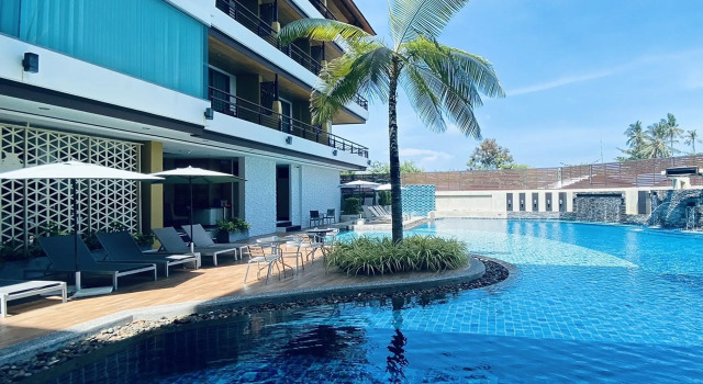 Aqua Resort Phuket - Near Beach and Chalong Pier