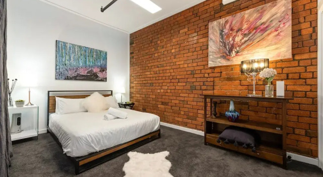 StayCentral - Heritage Warehouse Retreat, Забронировать Апартаменты/квартира Апартаменты Мельбурна, рядом с Дегрейвс-стрит, Апартаменты/квартира
