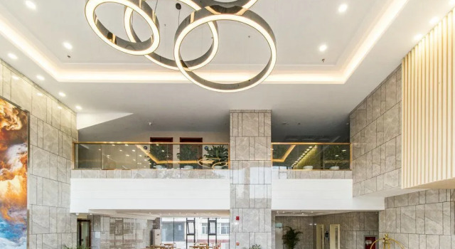 Ease Cloud Hotel