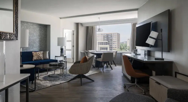 Люкс AC Hotel by Marriott Arlington National Landing