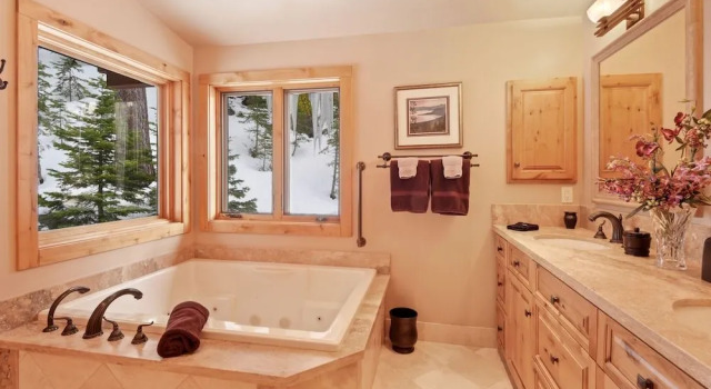 Wulf's Lodge at Olympic Valley Unwind in Hot Tub!, Забронировать Апартаменты/квартира Апартаменты Олимпик-Вэлли, Апартаменты/квартира