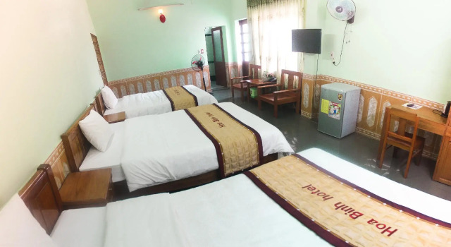 Трёхместный номер Standard с балконом и с красивым видом из окна Hoa Binh Hotel Quang Binh