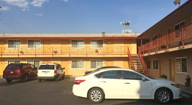 Кровать в общем номере Americas Best Value Inn Beaumont, CA