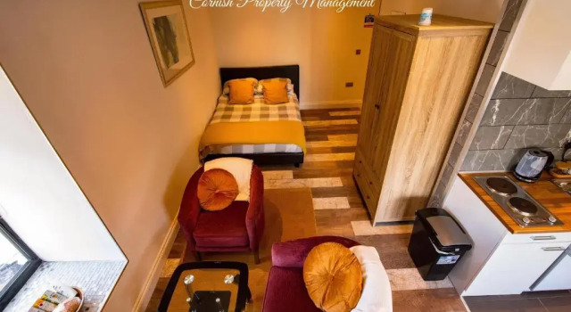 Студия Standard Beach Road Apartments