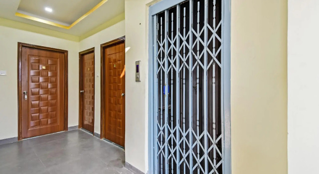OYO Flagship 74825 Hotel Om Shanti Palace, Prenota Hotel Calcutta 