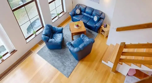 Вилла Spacious Villa With Lush Garden